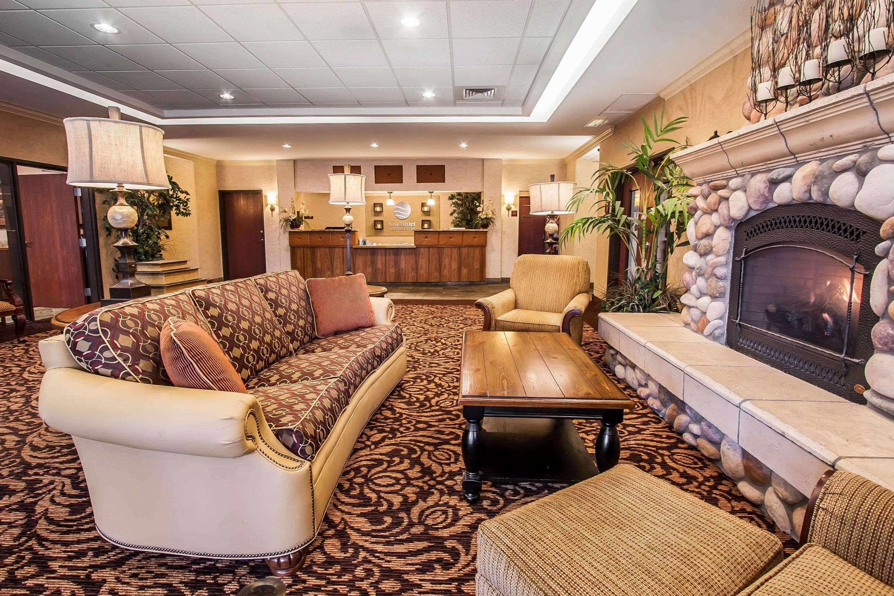 Comfort Inn & Suites Mcminnville Wine Country Exterior foto