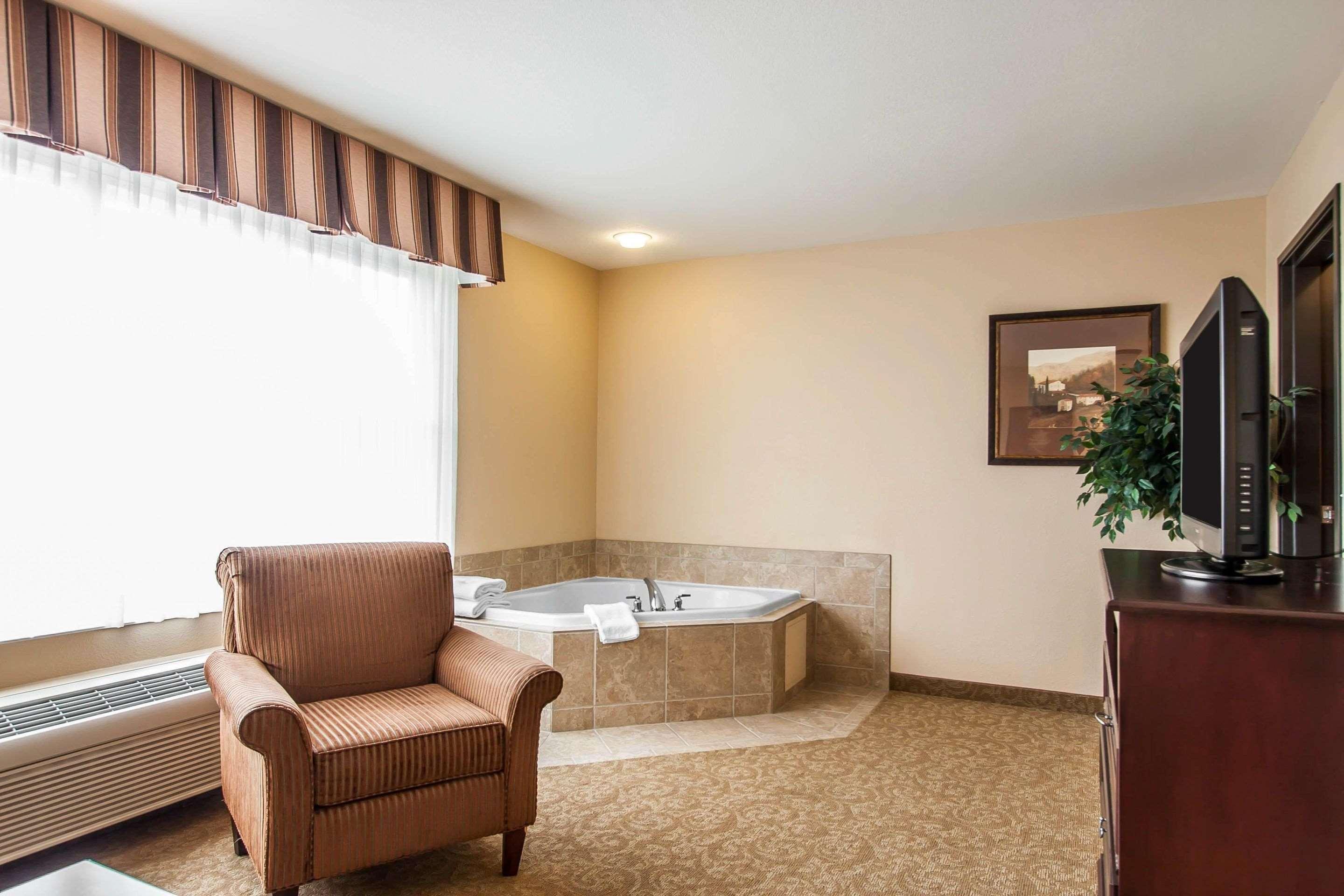 Comfort Inn & Suites Mcminnville Wine Country Exterior foto