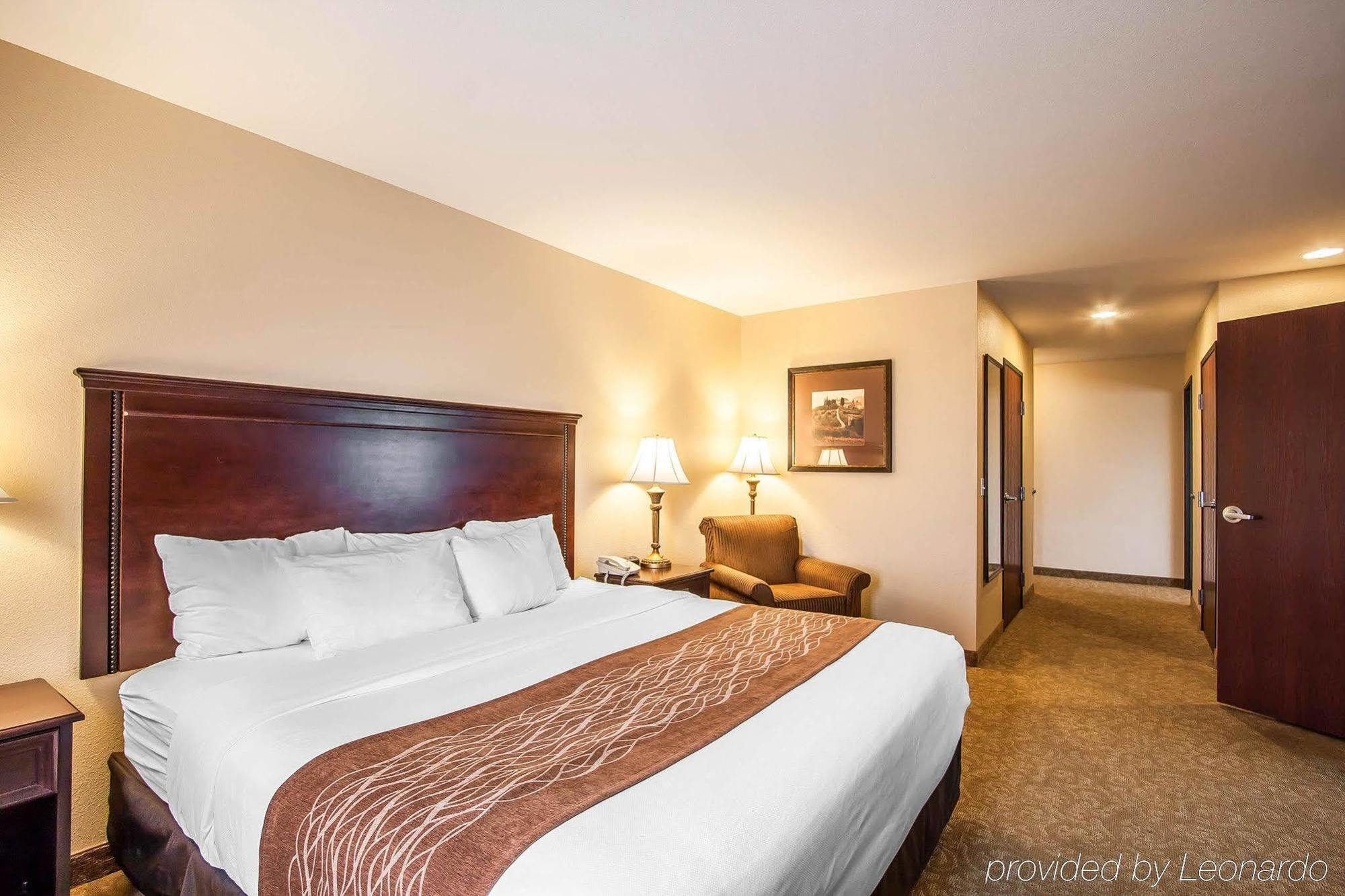 Comfort Inn & Suites Mcminnville Wine Country Exterior foto